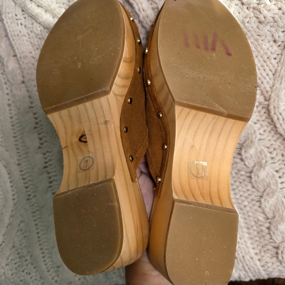 Dolce Vita Clog Mules Brown Suede Studded Wood Platform Womens 7 Excellent - Picture 5 of 6
